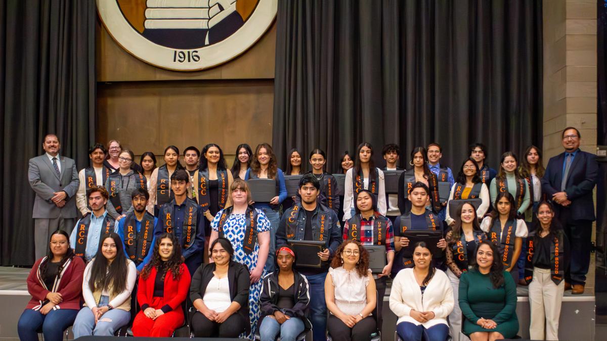 Upward Bound Senior Banquet Group Photo